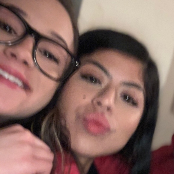 Meet your Posher, Daniela - Picture 1 of 1